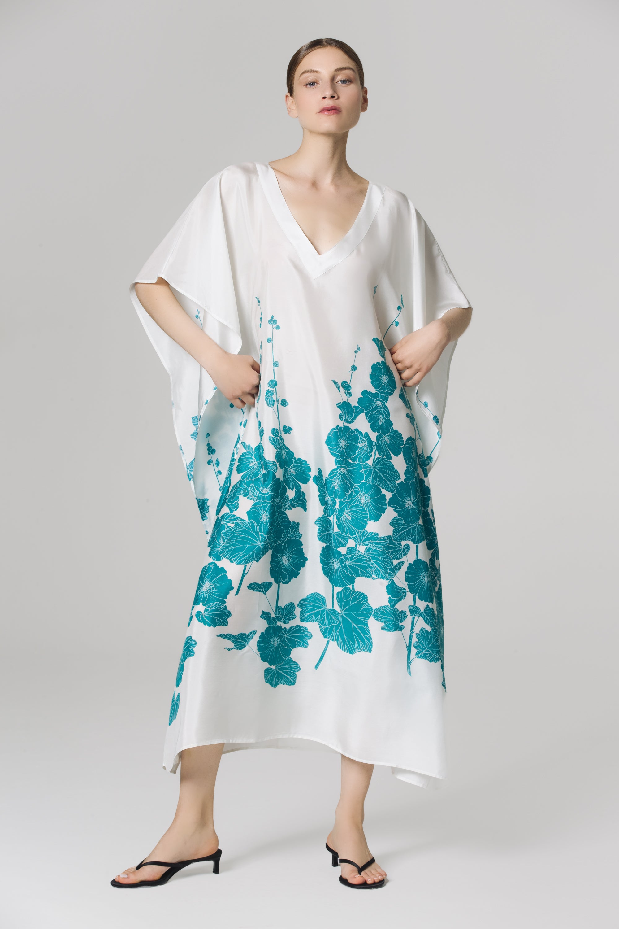 Frida Hollyhocks White