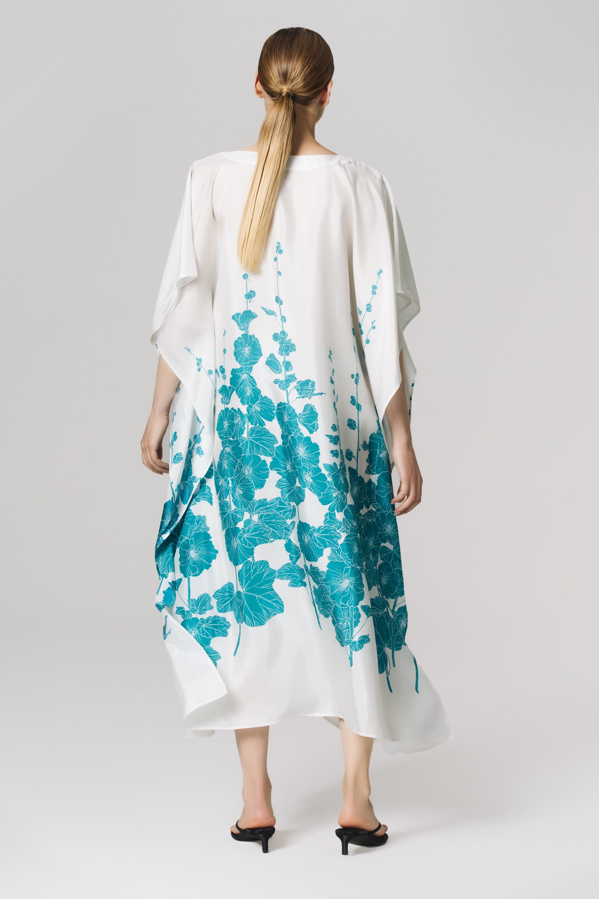 Frida Hollyhocks White