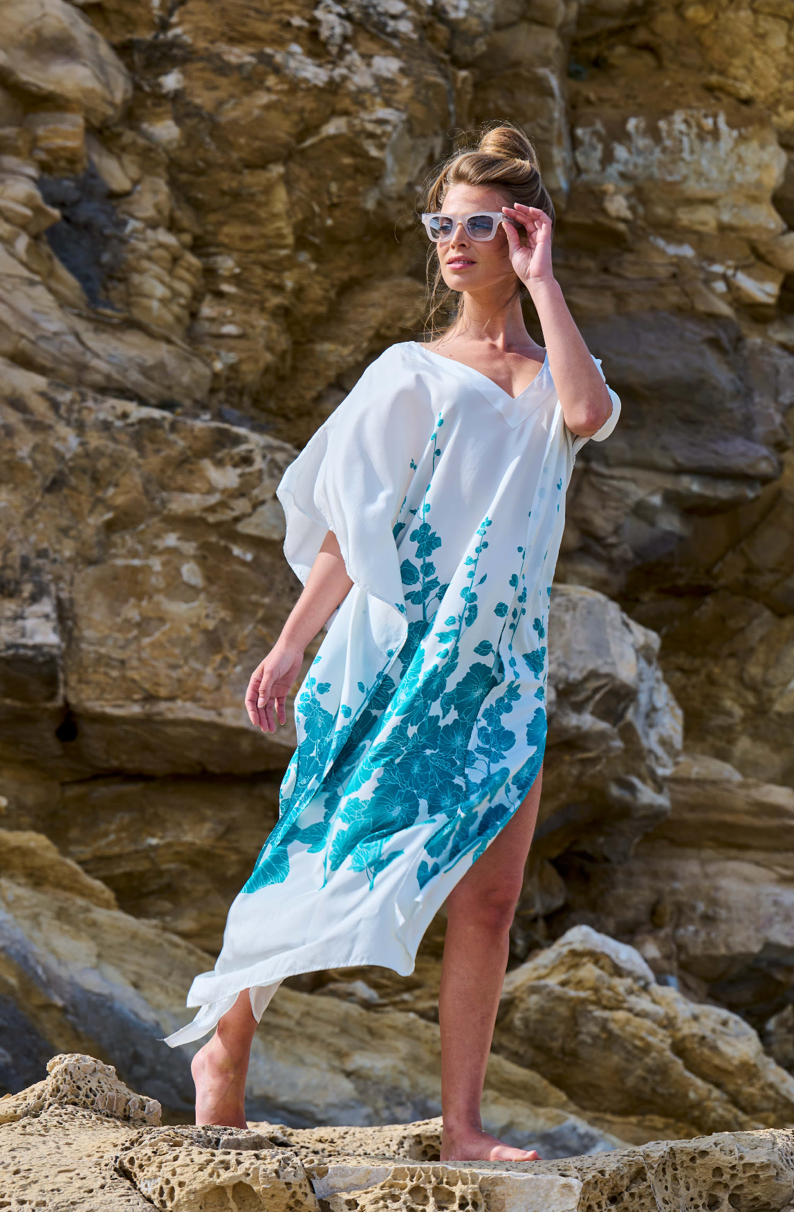 Frida Hollyhocks White